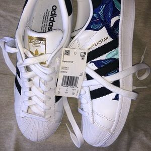 Adidas women’s snickers